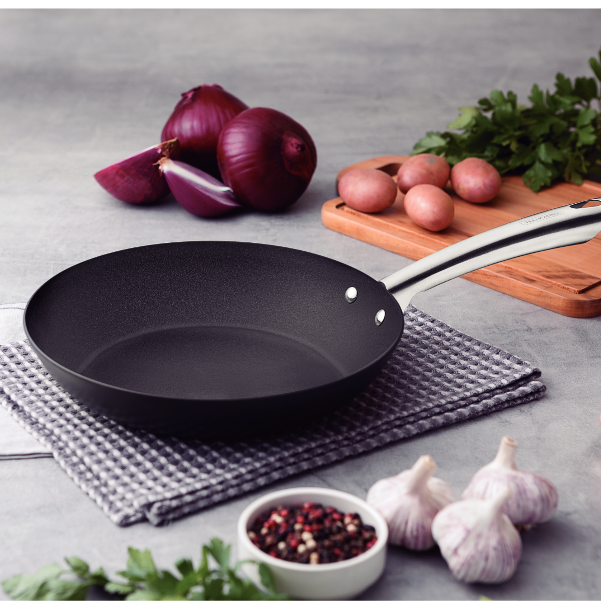 Tramontina Trento 26cm Frying Pan, Enameled Cast Iron, Induction