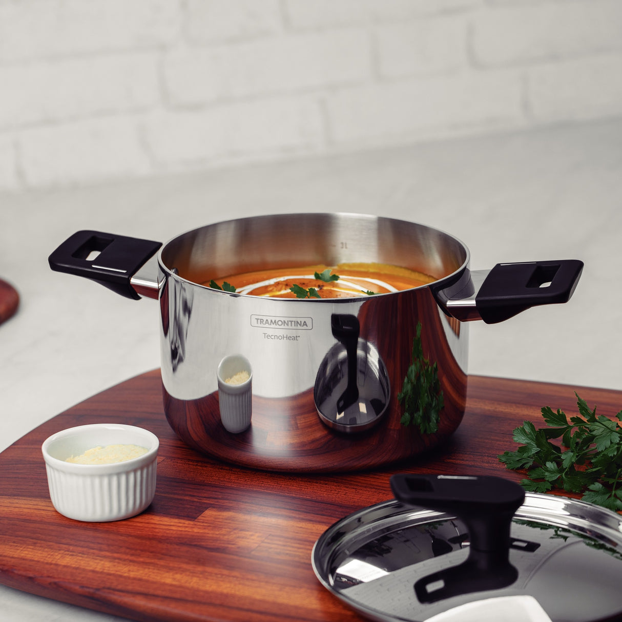 Tramontina Grano Bakelite Casserole, 18/10 Stainless Steel, Induction