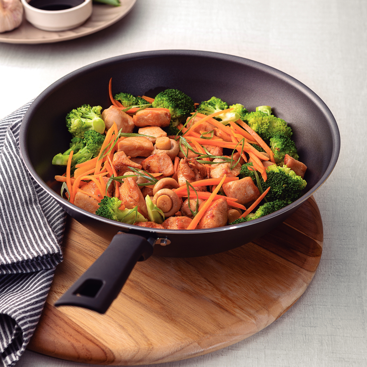 Tramontina Loreto 28cm Chinese Wok, Non-stick