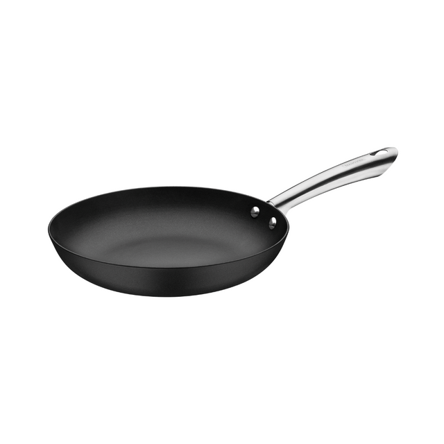 26cm black enameled cast iron frying pan with silver handle and two rivets