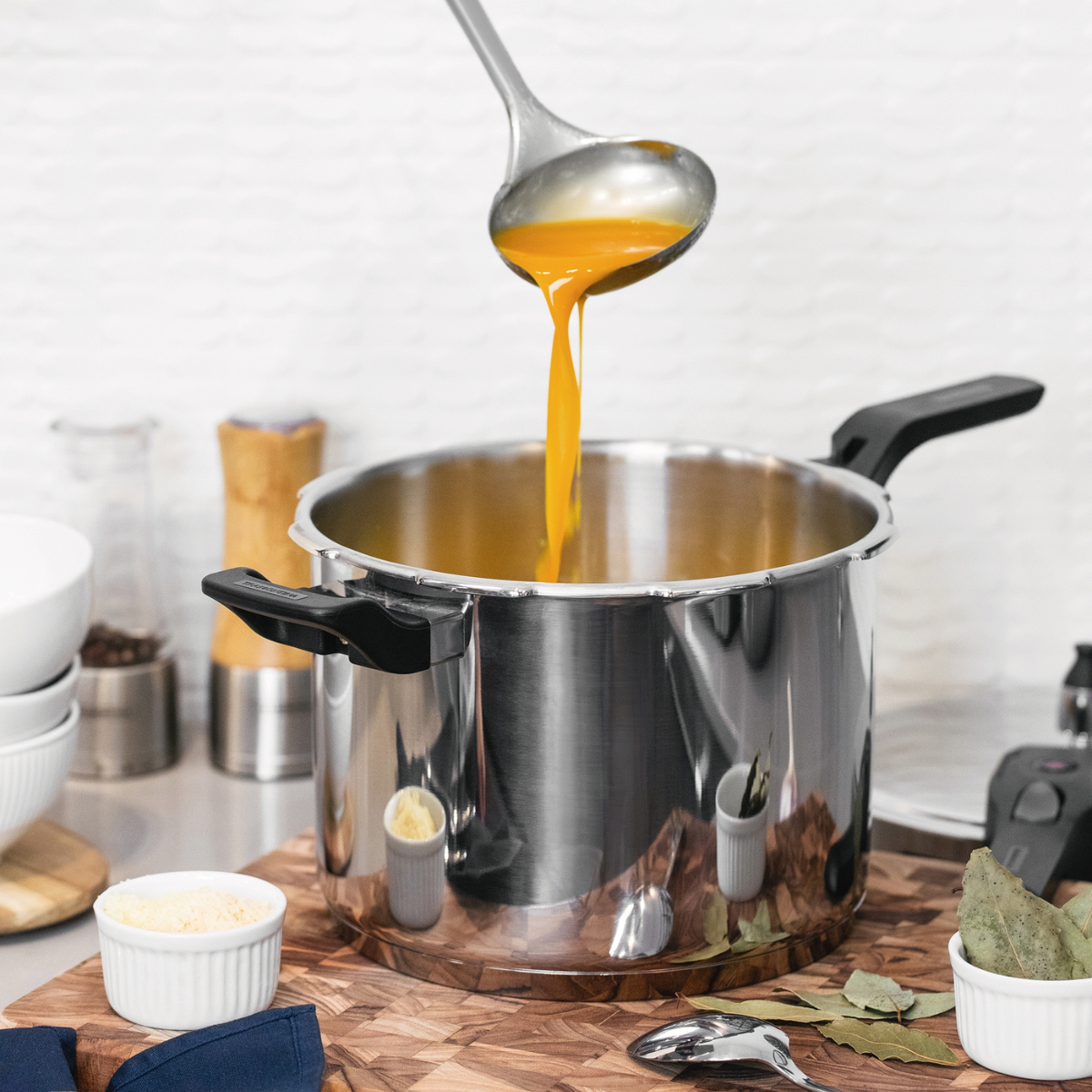 Tramontina Brava Pressure Cooker, 18/10 Stainless Steel, Induction