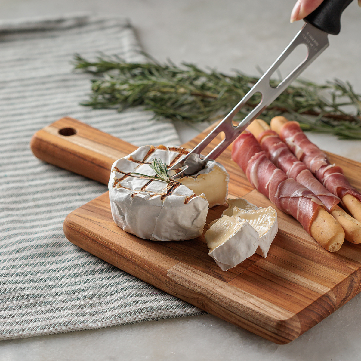 Tramontina Cutting and Serving Board with Handle (L40xW27xH1.8cm)
