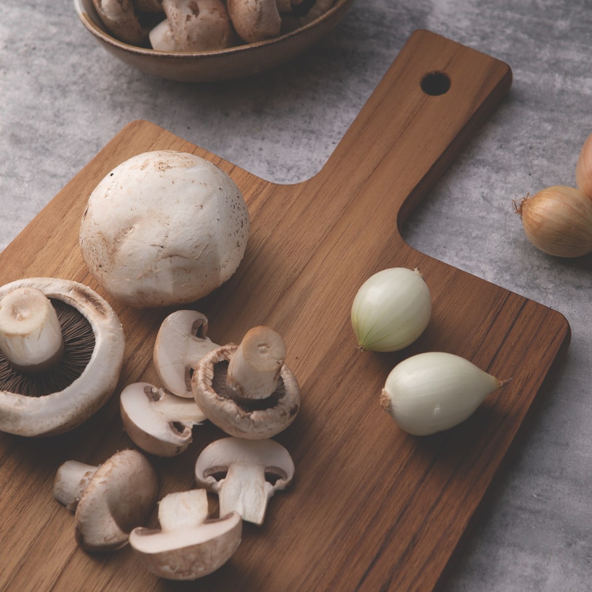 Tramontina Cutting and Serving Board with Handle (L40xW27xH1.8cm)